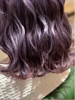 “なりたい”を形に♪どんな髪色が似合うかわからない方もお任せ！丁寧なカウンセリングで理想のスタイルに