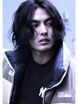 ニュアンス大きめパーマミディアムスタイル