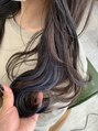 ヘアーアンドビューティー ザ ビー(Hair & Beauty the B) インナーカラー×ブルー×波ウェーブ巻き