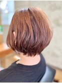 大人可愛いナチュラルツヤ髪暖色カラーひし形ショート襟足