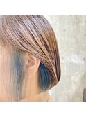 さりげなく見えるカラーが可愛い!イヤリングカラー