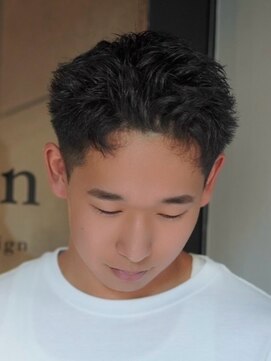スパイキーショート 2ブロック フェード 刈り上げ