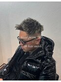 "ツイストパーマ.ホワイトハイライト"