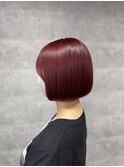 ブリーチなしチェリーレッドカラー、ミニボブで小顔効果