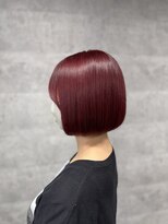 ルイス(L'wis)&nbsp;ブリーチなしチェリーレッドカラー、ミニボブで小顔効果