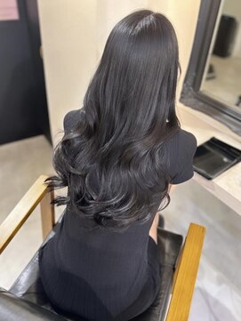 セルカ 新宿(CERCA) 艶ブラック【CERCA新宿/新宿西口】