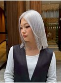 ホワイトグレージュチェリーブラウンハイライトウルフカット