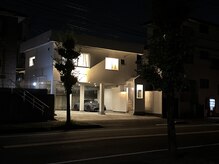 一階が駐車場です♪