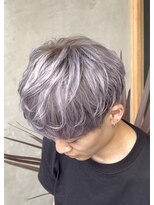 エッジ(EDGE)&nbsp;メンズ大分ハイトーンブリーチカラーホワイトパープルスタイル