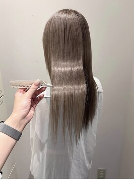 ニナ 梅田(nina) ハイトーングレーカラー