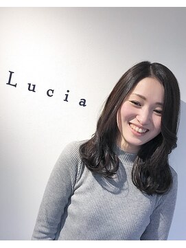 ルシア(Lucia) ナチュラルエアリー