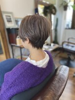 キイヒ(kiihi)&nbsp;明るい白髪染めショート