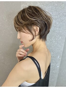 レーヴバイロンド 仙台(Reve by Lond) 韓国風レイヤーショートボブハイライト 美髪 切りっぱなしボブ