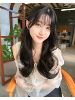 ソピ バイ インビテーション(sopi by invitation)&nbsp;“NARUOKA”透明感カラー/シースルーバング/くびれヘア/20代30代