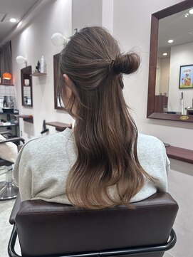 ルックアット(Look at) 【Look at】ハーフアップアレンジゆるお団子デイアレンジヘア