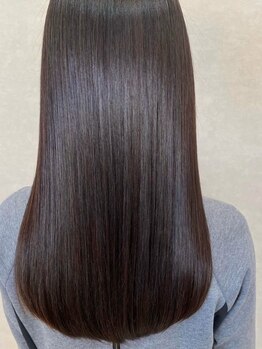 アールサロン 心斎橋(RrSALON)の写真/<自然な仕上がりとツヤを>気になるふくらみを抑えて、ナチュラルな艶感ストレートを*[心斎橋/大阪/学割U24]