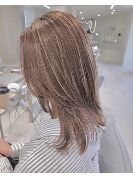 キーン 立川店(keen) 【keen×miho 】　レイヤーカット　まろやかベージュ