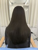 エミン(emyn)&nbsp;オリーブカラー【美髪革命】艶髪/髪質改善/縮毛矯正/代々木