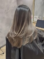 ラビマーニ 箕面店(Labimani)&nbsp;【Labimani】レイヤーカット×白髪ぼかしバレイヤージュ