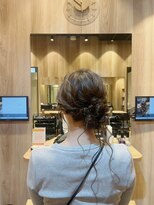 ソルビア ヘアセット(solvia)&nbsp;サイドアップ後れ毛垂らし