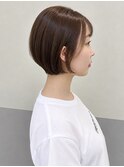 ショートボブ 丸みショートナチュラルブラウン 顔周りカット