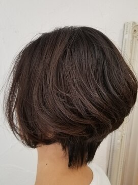 ウィロー(WILLOW) 【WILLOW】　小顔バランス前下がりショートボブ　(小玉泰基)