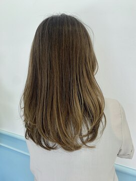 フレイア ヘアーアンドスパ トータルビューティサロン(Freya Hair&Spa) 鎖骨ミディー