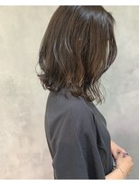 キチ(kichi.)&nbsp;[kichi.] ミディアム×グレージュ