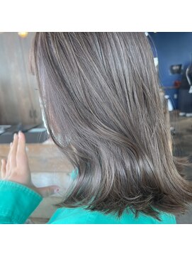 ミル 今治(1003 mille IMABALI) ケアブリーチで染めたシルバーベージュ