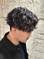 ヒュイル バイ ニアウ(Hwyl by Niau)&nbsp;メンズマッシュパーマ波巻スパイラルパーマニュアンスパーマ