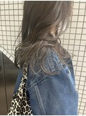オリーブベージュ