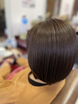 美容 和らく ボブスタイル
