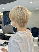 ハイトーンカラーブロンドベージュメンズヘアマッシュ