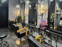オリガミアート(ORIGAMI ART)の雰囲気（シックで落ち着いた店内。ふかふかのシャンプー台でリラックス♪）