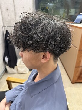 「大久保」波巻きパーマ