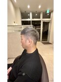 ２回ブリーチのシルバーヘアー