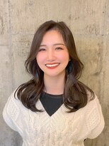 ハーフアンドハーフ(HALF and HALF) オリーブグレージュ/レイヤーカット/くびれ巻き/ヨシンモリ