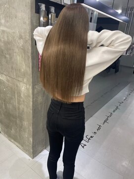 キング 心斎橋店(K!ng) ハイライトカラーミルクティーベージュレイヤーカット