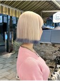 ホワイトベージュ×裾ブルー