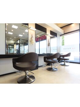 【佐久平駅徒歩３分】サロン帰りの髪の状態が続く♪髪のお悩みや要望に合わせて、最適な施術を提供。