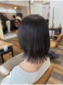 外はねボブのダークグレーカラー