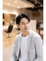 ブリリアント ヘアー ダイヤ(Brilliant Hair Dia)&nbsp;大人の余裕を纏う上品センターパート