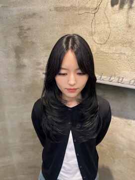 コティナ(cotina.) ナチュラルに垢抜ける、ツヤ感レイヤーミディ