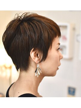 フロラクロマ 上通NEWS裏(FLORACHROMA) ミニマルショート＆ルフレイヤリング