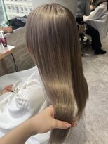 リーオオサカ(Lee Osaka) ブリーチカラー×シアーグレージュ/かれん