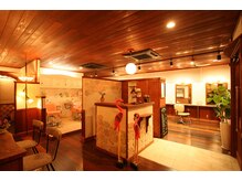 ヘアサルーンフラミンゴ(Hair saloon FLAMINGO)の雰囲気（こだわりの内装でお出迎え致します。）