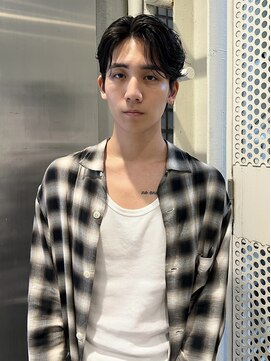 ゼストプール(ZEST POOL) センターパート　ニュアンスパーマ　韓国ヘア