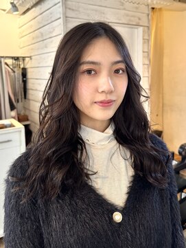 ヴィッカエコル (vicca 'ekolu) ロングパーマ／デジタルパーマ／韓国ヘア