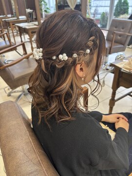 フォルテ 藤枝エピ店 編み込みハーフアップ