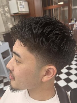 フランクス バーバー ウエストトウキョウ 吉祥寺店(FRANK’S BARBER WEST TOKYO) スパイキーショートブルーブラックフェザーパーマサーフカール